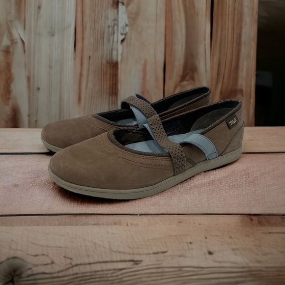 Teva Women's Flats in Brown and Blue - Picture 2 of 10